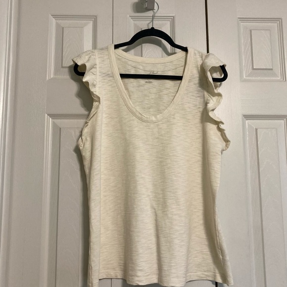 🍀NWT! Universal Thread Sleeveless Ruffle Scoop Neck Top - Picture 1 of 4